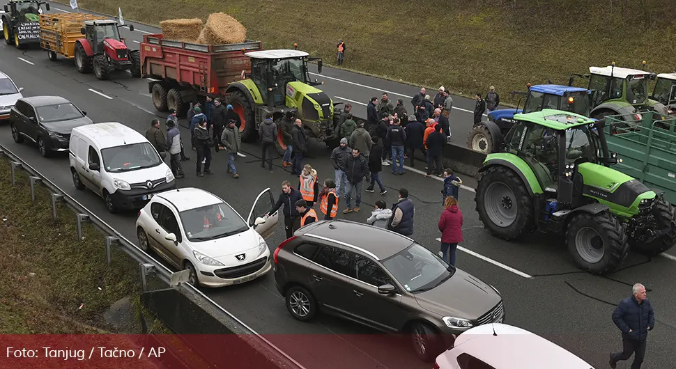 пољопривредници француска francuska poljoprivrednici tanjugap.webp